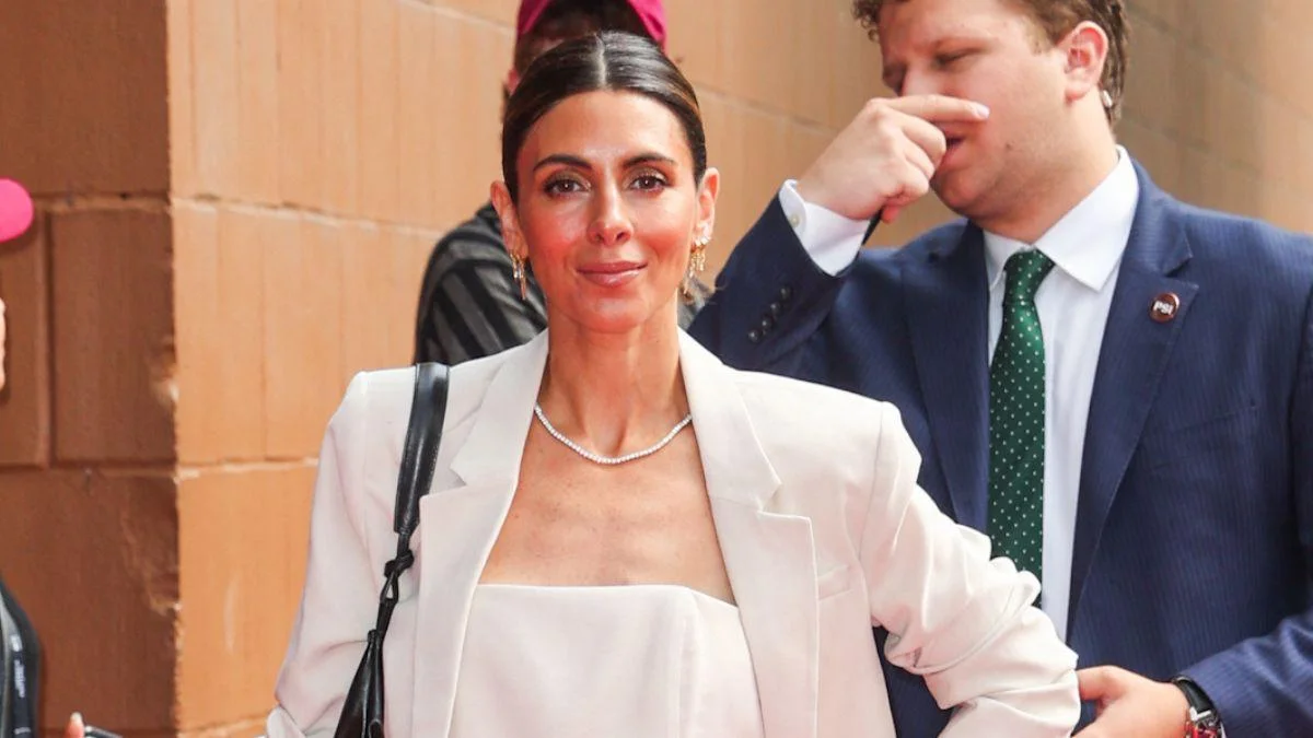 Jamie-Lynn Sigler Opens Up About Embarrassing Moment on Date Amid MS Challenges