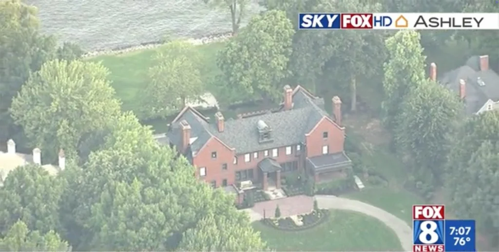 Aerial view of Taylor Swift and Travis Kelce's new home in Ohio.