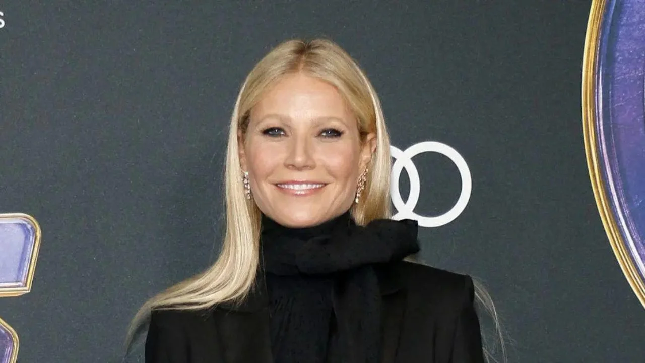 Gwyneth Paltrow Slammed Over 'Airbrushed' Mother’s Day Photo With Mom Blythe Danner and Daughter Apple