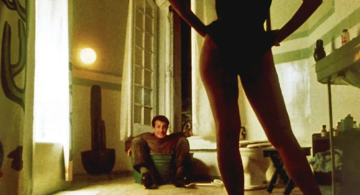Daniel Giminez Cacho in Solo con Tu Pareja (aka Love in the Time of Hysteria, 1991)