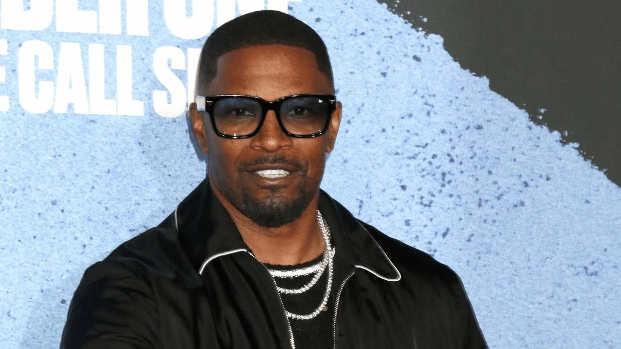 Photo of Jamie Foxx confessed that a conversation with Al Pacino helped ease his fears about becoming a father again later in life.
